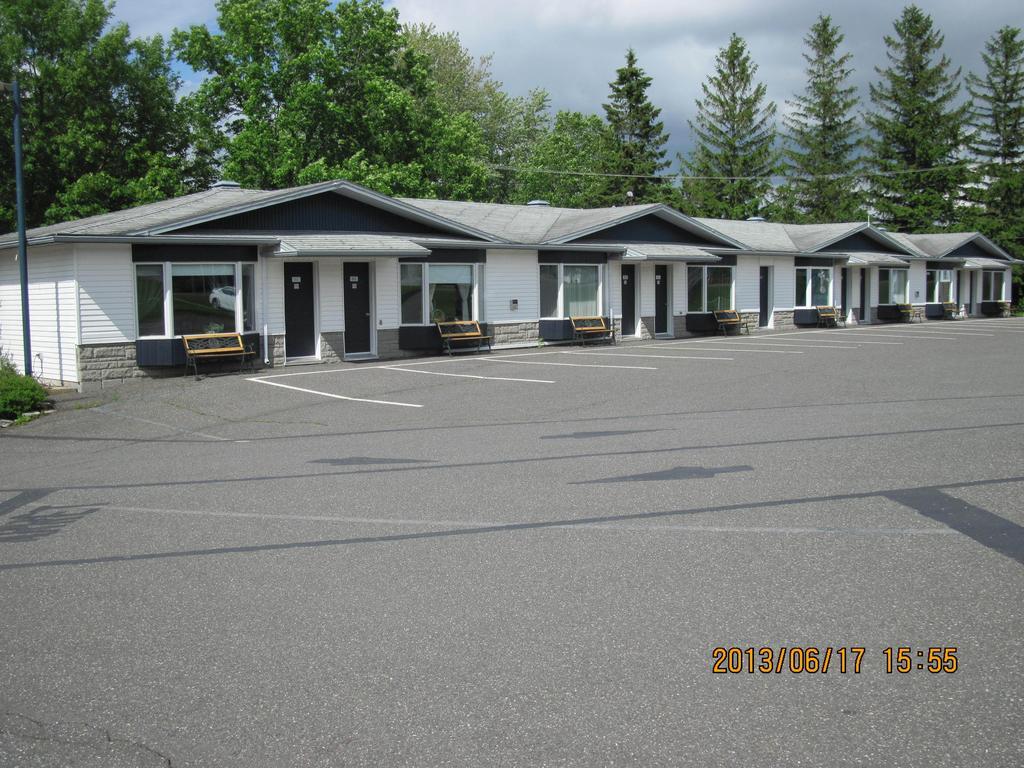 Motel Parc Beaumont Inc. Extérieur photo