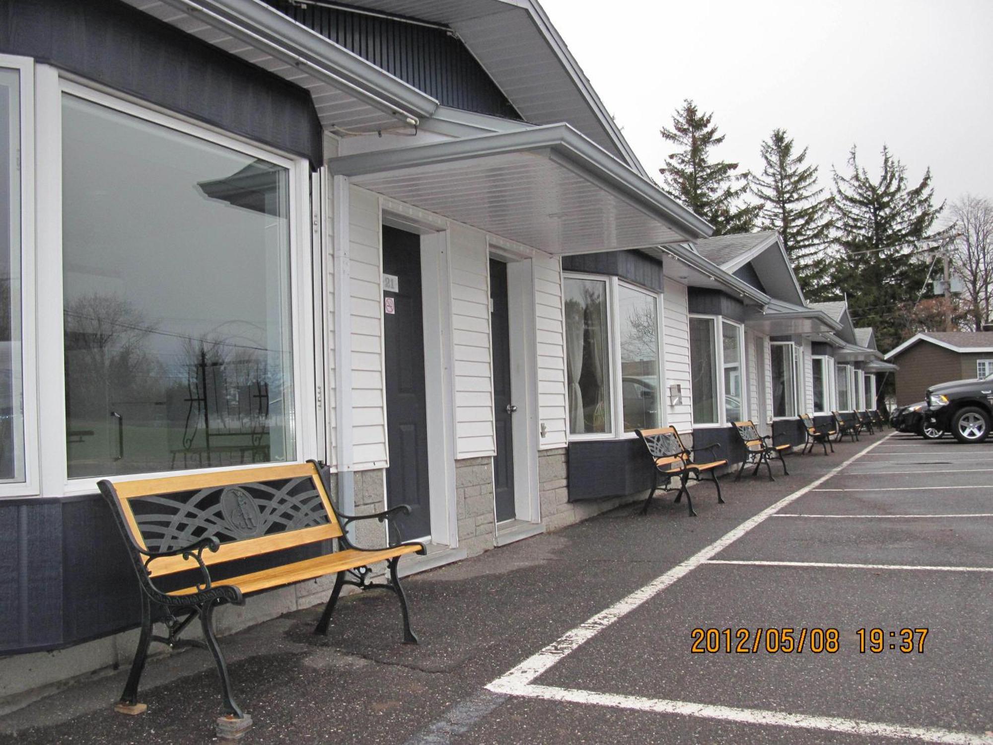 Motel Parc Beaumont Inc. Extérieur photo